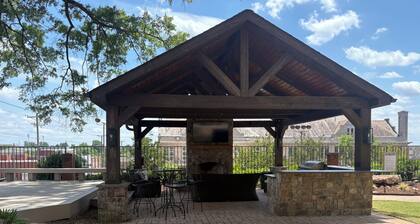 Renovated 1 BR, 1 BA in the Heart of USC Campus