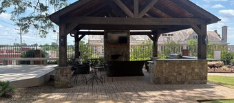 Renovated 1 BR, 1 BA in the Heart of USC Campus