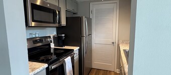 Renovated 1 BR, 1 BA in the Heart of USC Campus
