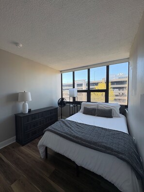 Bügeleisen/Bügelbrett, WLAN, Bettwäsche