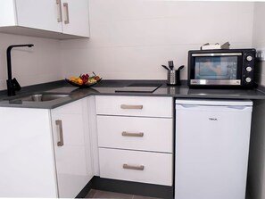 Economy Studio, Air conditioning | Private kitchen - Estudio centrico y economico en Conil (Conil de la Frontera)