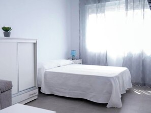 Economy studio, airconditioning | Een strijkplank/strijkijzer, gratis wifi
