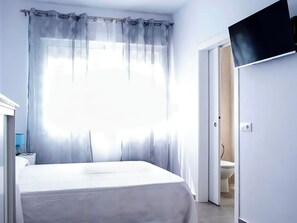 Iron/ironing board, free WiFi