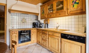 Fridge, microwave, oven, dishwasher - 4 Rooms for 9 People (Le Grand-Bornand)