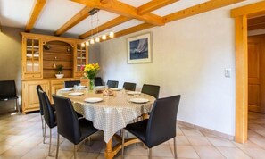 Dining - 4 Rooms for 9 People (Le Grand-Bornand)