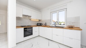 Fridge, microwave, oven, stovetop - Villa Ivan by Villas Guide (Primorski Dolac)