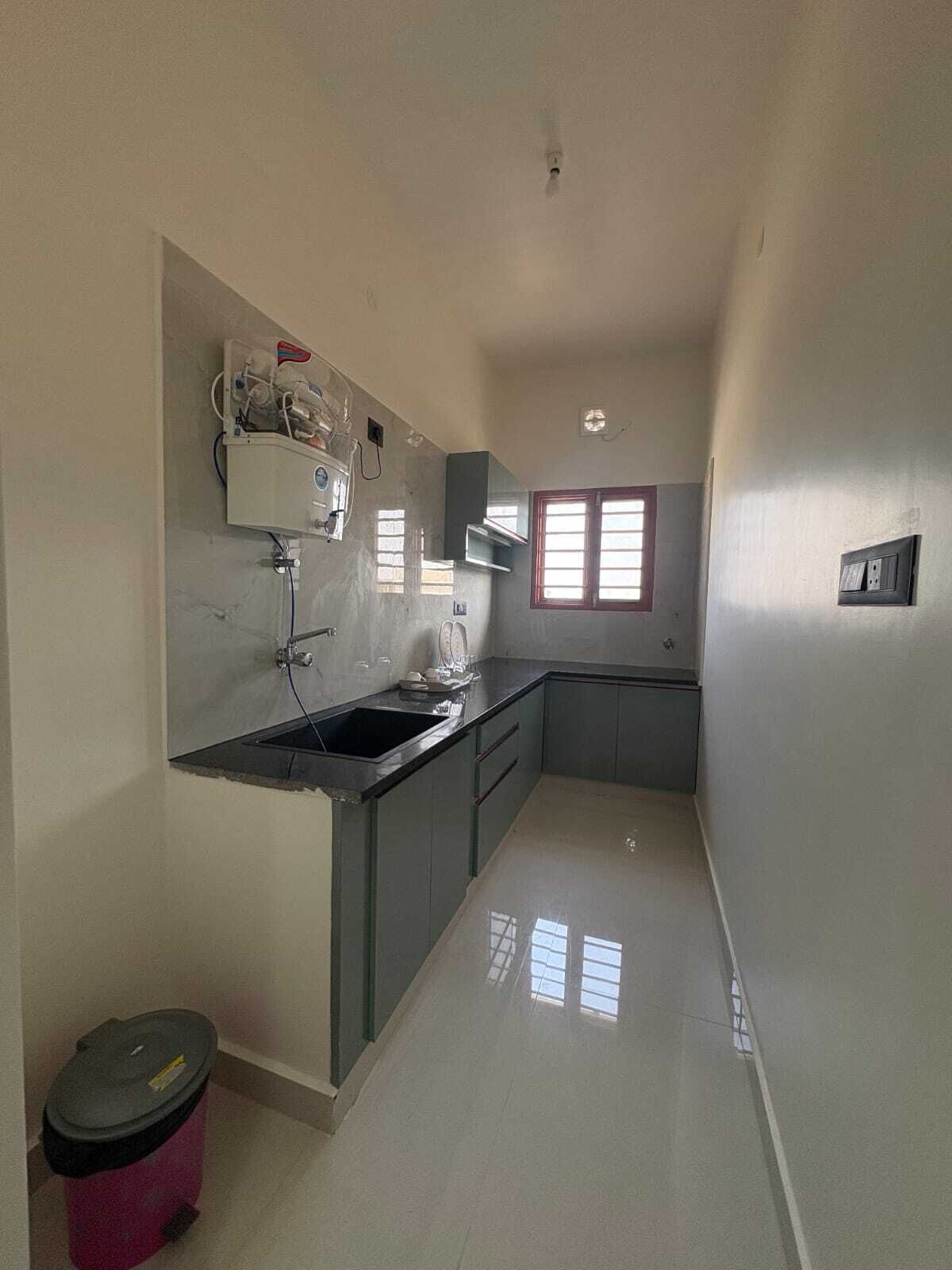 1BHK Room Non AC | Eigene Küche