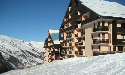 Bright Apartment Ski-in/ski-out Access Balcony