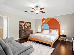 4 chambres, fer et planche à repasser, lit de bébé portatif, Wi-Fi