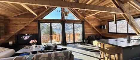 TV connectée, cheminée