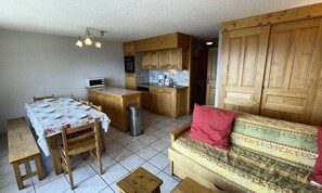 Interior - Apartment in Haut Lieux by Ski Slope (Hauteluce)