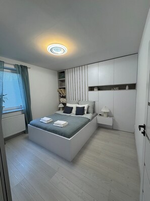 1 多间卧室、熨斗/熨衣板、WiFi、床单