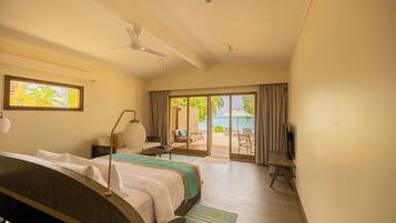 Romantic Beach Villa | Brankas, setrika/meja setrika, dan Wi-Fi gratis