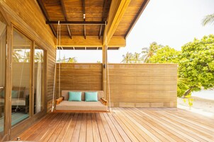 Romantic Beach Villa | Terrace/patio