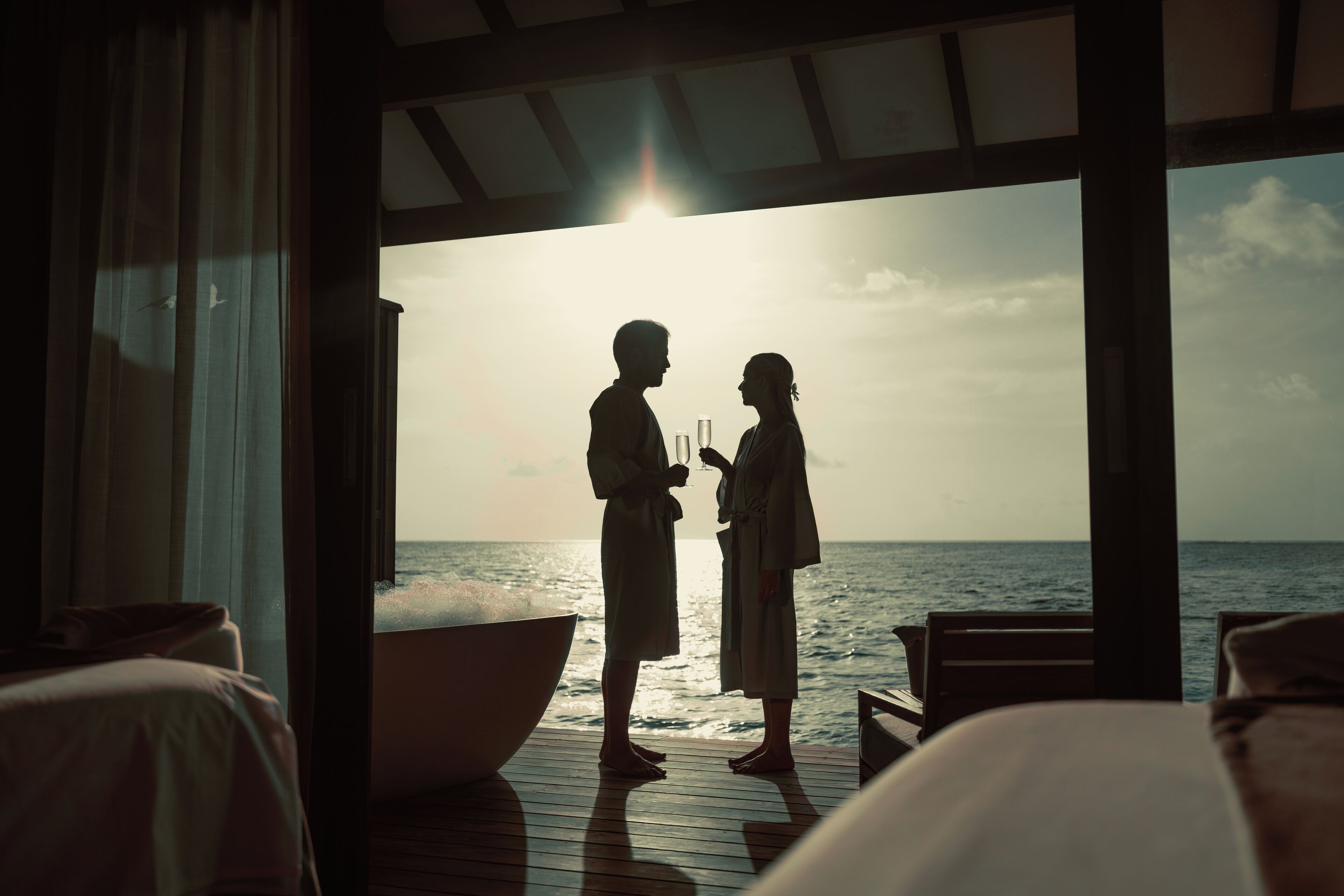 サウナ、アロマテラピー、ホットストーンマッサージ、ディープティシュー マッサージ、スウェーデン式マッサージ、タイ式マッサージ