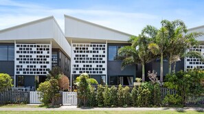 Exterior - Coastal Castaway - Close to the beach! (Kingscliff)