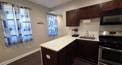 Cozy 5-bedroom Family-Friendly Haven, With 3 full Bathrooms.