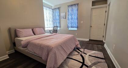 Cozy 5-bedroom Family-Friendly Haven, With 3 full Bathrooms.