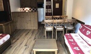 Interior - 3-room Apartment for 6 People, 3-star Rating, West-facing (Valloire)