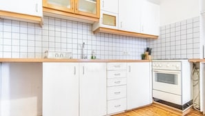 Basic Apartment | Private kitchen - Affordable Apartment Near Stadthalle (Vienna)