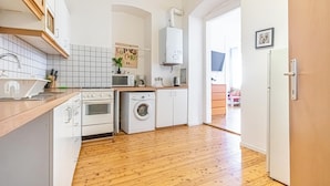 Basic Apartment | Private kitchen - Affordable Apartment Near Stadthalle (Vienna)