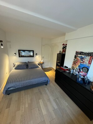 1 bedroom, WiFi, bed sheets - Winter getaway at Le Mourillon - Sea 150m away - Cosy one-bedroom apartment (Toulon)