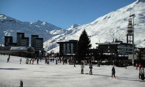 Snow and ski sports - Bright Studio At the Foot of the Slopes Balcony (Les Belleville)