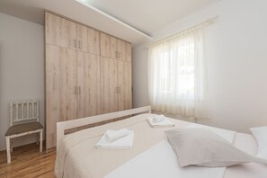 2 bedrooms, iron/ironing board, free WiFi, bed sheets - Apartment Brevilacqua (Privlaka)