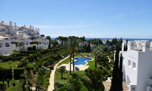 Outdoor pool - Wonderful Penthouse Los Monteros Beach (Marbella)