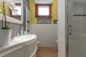 Shower, hair dryer, bidet, towels - Ginger, a stone's throw from the center of Siena with parking space (Siena)