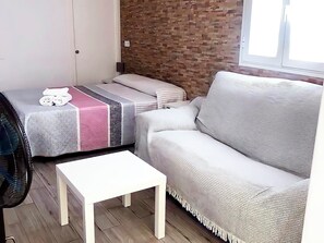 Iron/ironing board, free WiFi