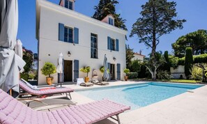 Indoor pool, outdoor pool - Rare! 7-room Villa in Cap D'antibes, Within Walking Distance of the Beaches (Antibes)