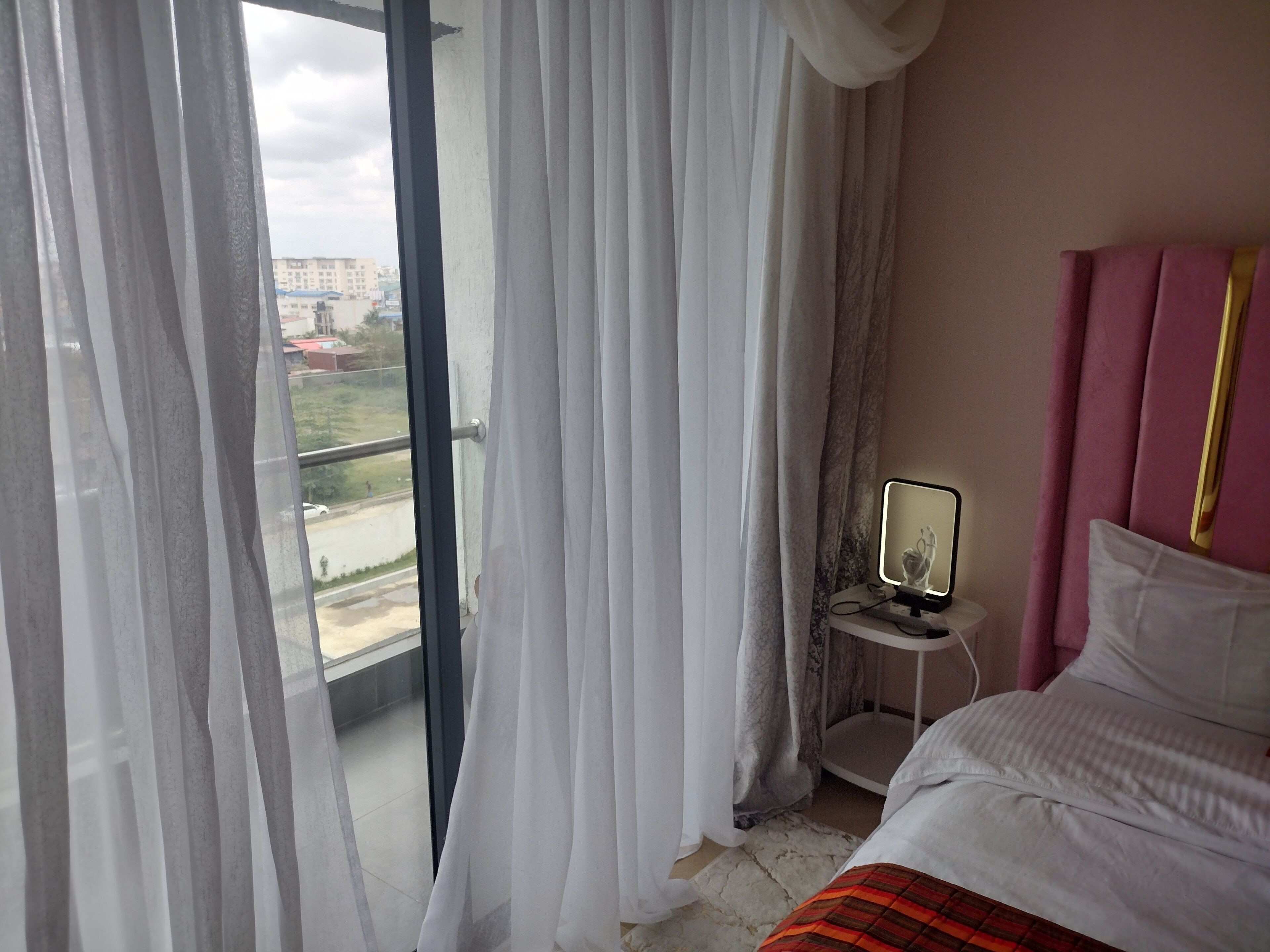1 slaapkamer, een strijkplank/strijkijzer, gratis wifi, beddengoed