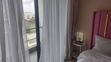 1 slaapkamer, een strijkplank/strijkijzer, gratis wifi, beddengoed