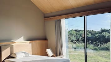 Bureau, espace de travail pour ordinateur portable, Wi-Fi gratuit