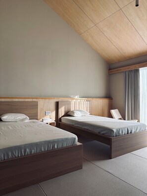 Una scrivania, postazione laptop, Wi-Fi gratuito