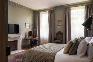 Chambre Double Supérieure, vue parc | Rideaux occultants, fer et planche à repasser, Wi-Fi gratuit