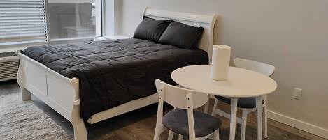 1 quarto, Wi-Fi de cortesia, roupa de cama