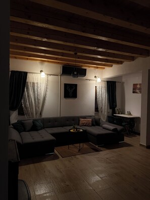Smart-TV, Kamin, Videospiele