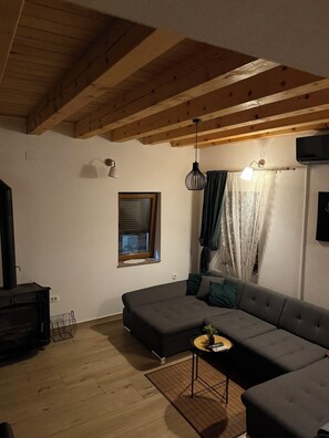 Smart-TV, Kamin, Videospiele