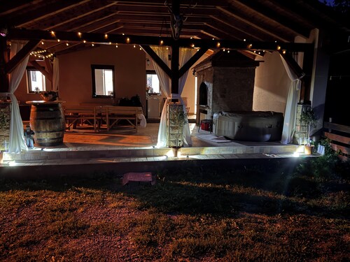 “Family villa with jacuzzi, terrace & mountain view – Vržici, Senj”