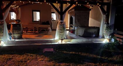 “Family villa with jacuzzi, terrace & mountain view – Vržici, Senj”