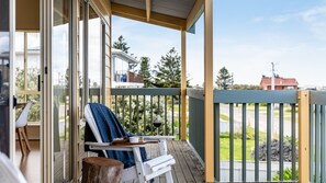 Property grounds - Sunnys Beachhouse - 70 Hargreaves Rd, Middleton (Middleton)