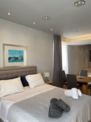 1 habitación, tabla de planchar con plancha, wifi y ropa de cama 
