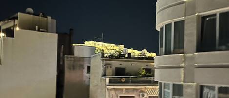 المنطقة المحيطة بالمنشأة