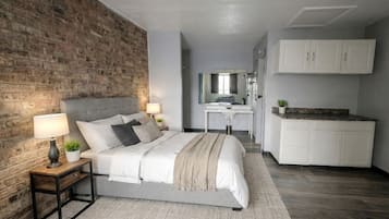 Basic Studio | Free WiFi