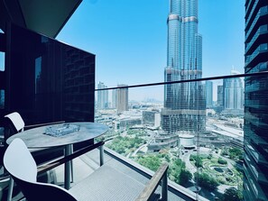 City view - Venduras Skyline 3BR at Address Opera (Dubai)