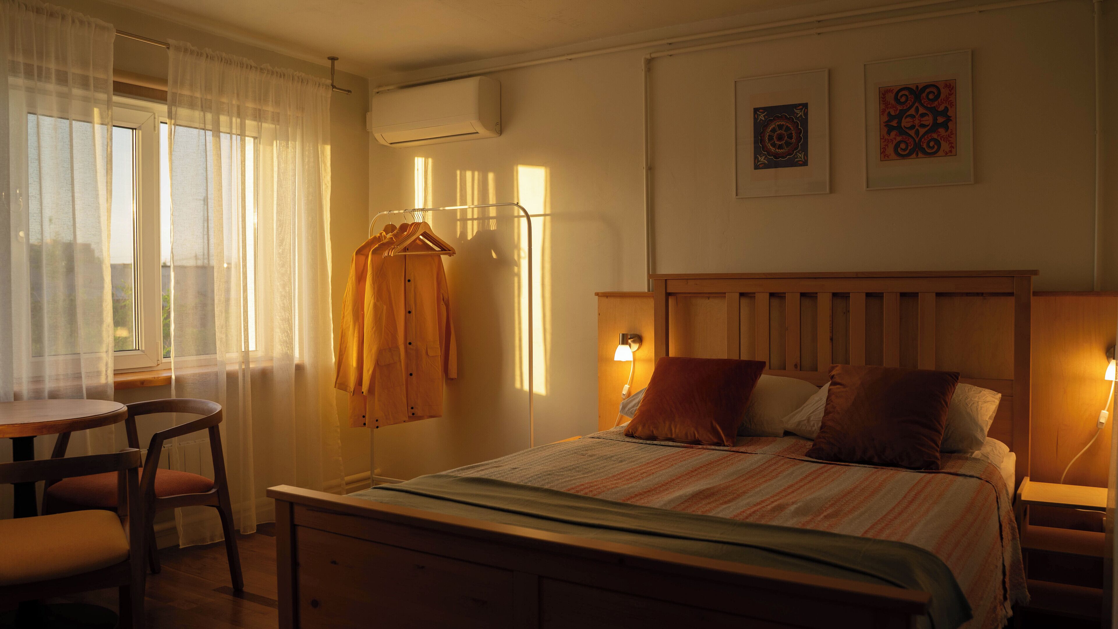 Doppelzimmer, Stadtblick | Zimmersafe, Verdunkelungsvorhänge, schallisolierte Zimmer