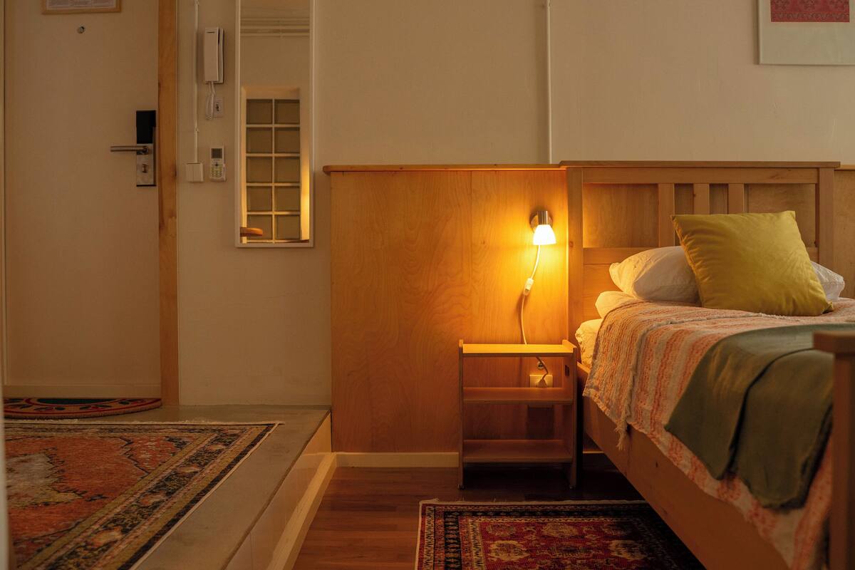 Zweibettzimmer, Stadtblick | Zimmersafe, Verdunkelungsvorhänge, schallisolierte Zimmer