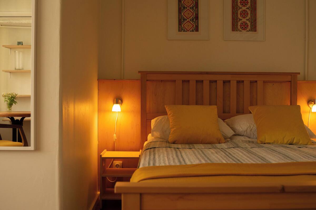 Doppelzimmer, Stadtblick | Zimmersafe, Verdunkelungsvorhänge, schallisolierte Zimmer